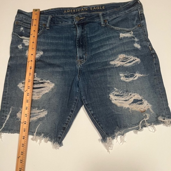 EUC‎ 2019 Men's American Eagle Distressed Denim Shorts Size 38🔥🔥 (R) - Picture 1 of 6
